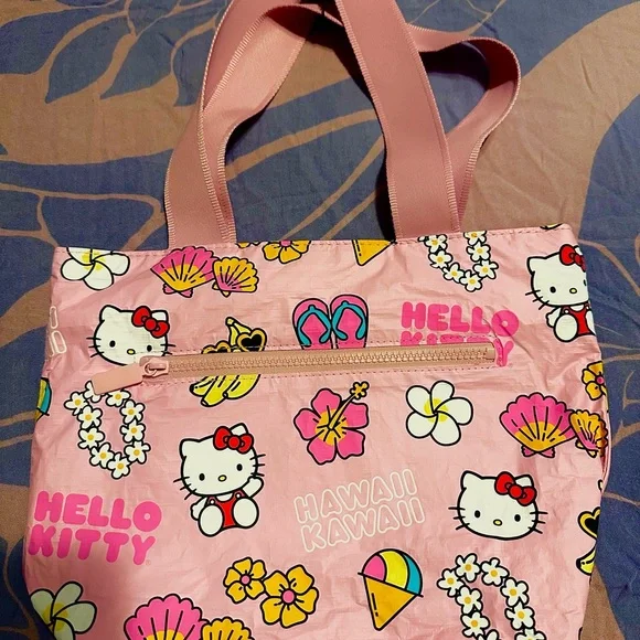 Aloha Collection Hello Kitty Pink Mini Tripper - Picture 2 of 6